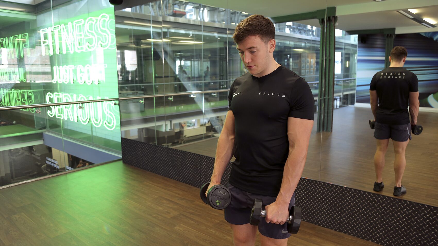 best forearm exercises: zottman curl photograph