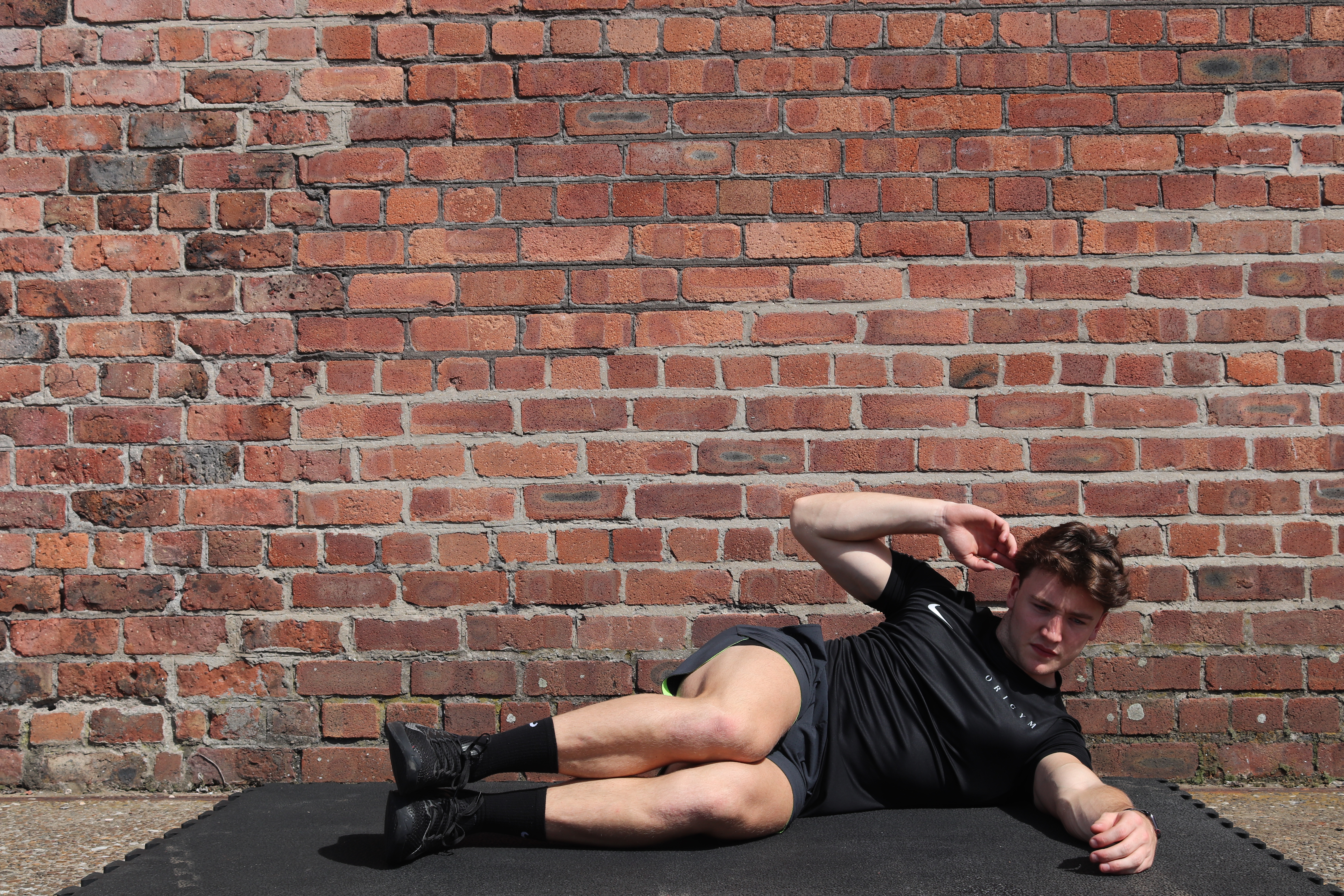 oblique twist crunches image