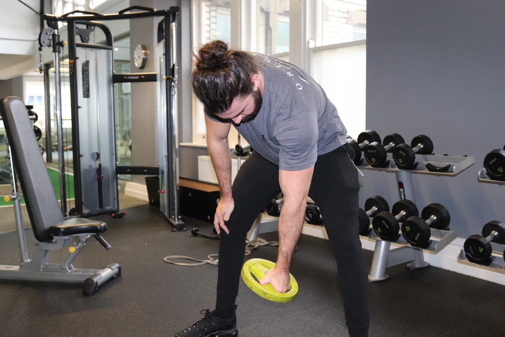 Concentration bicep curl