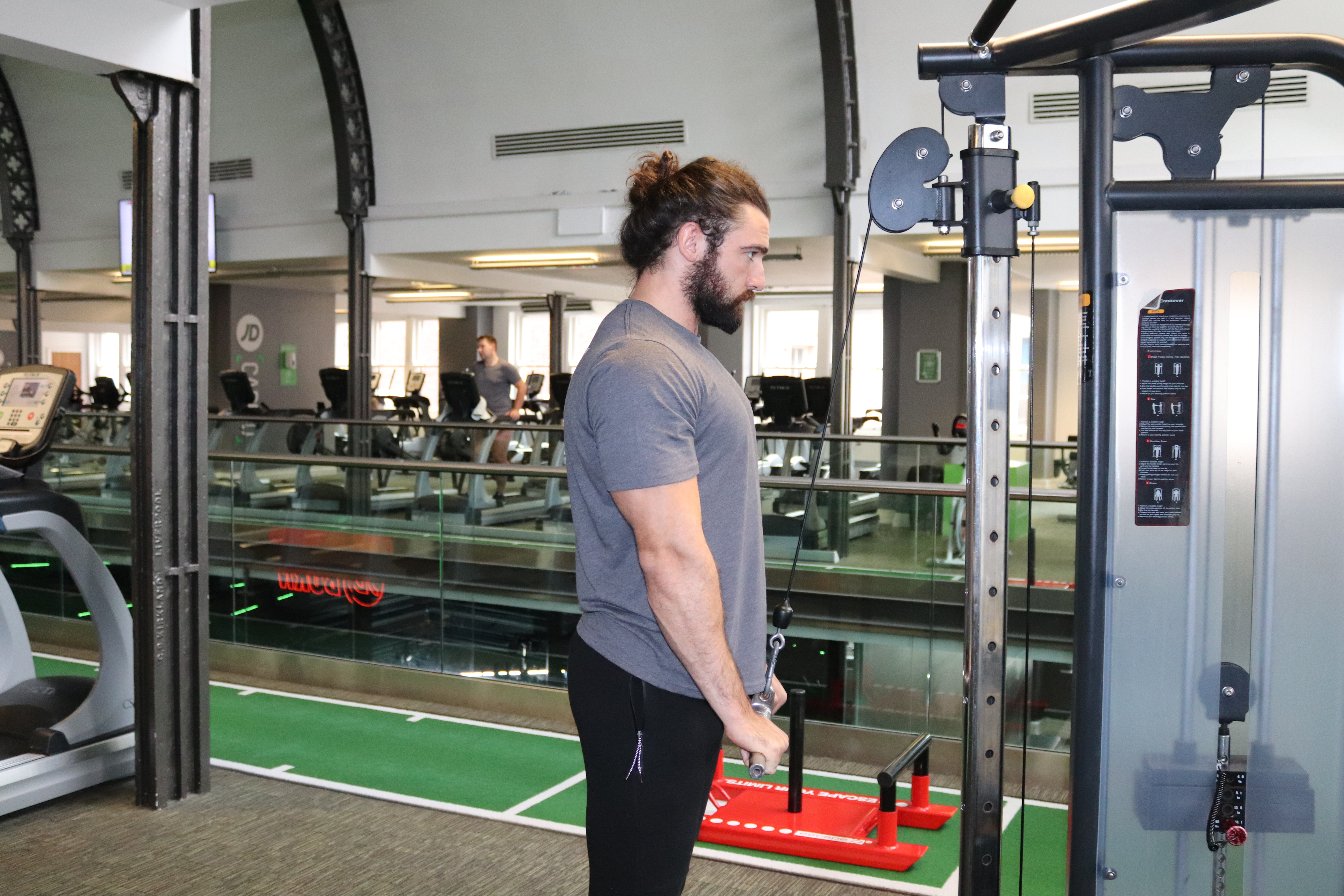 tricep pushdown (straight bar)