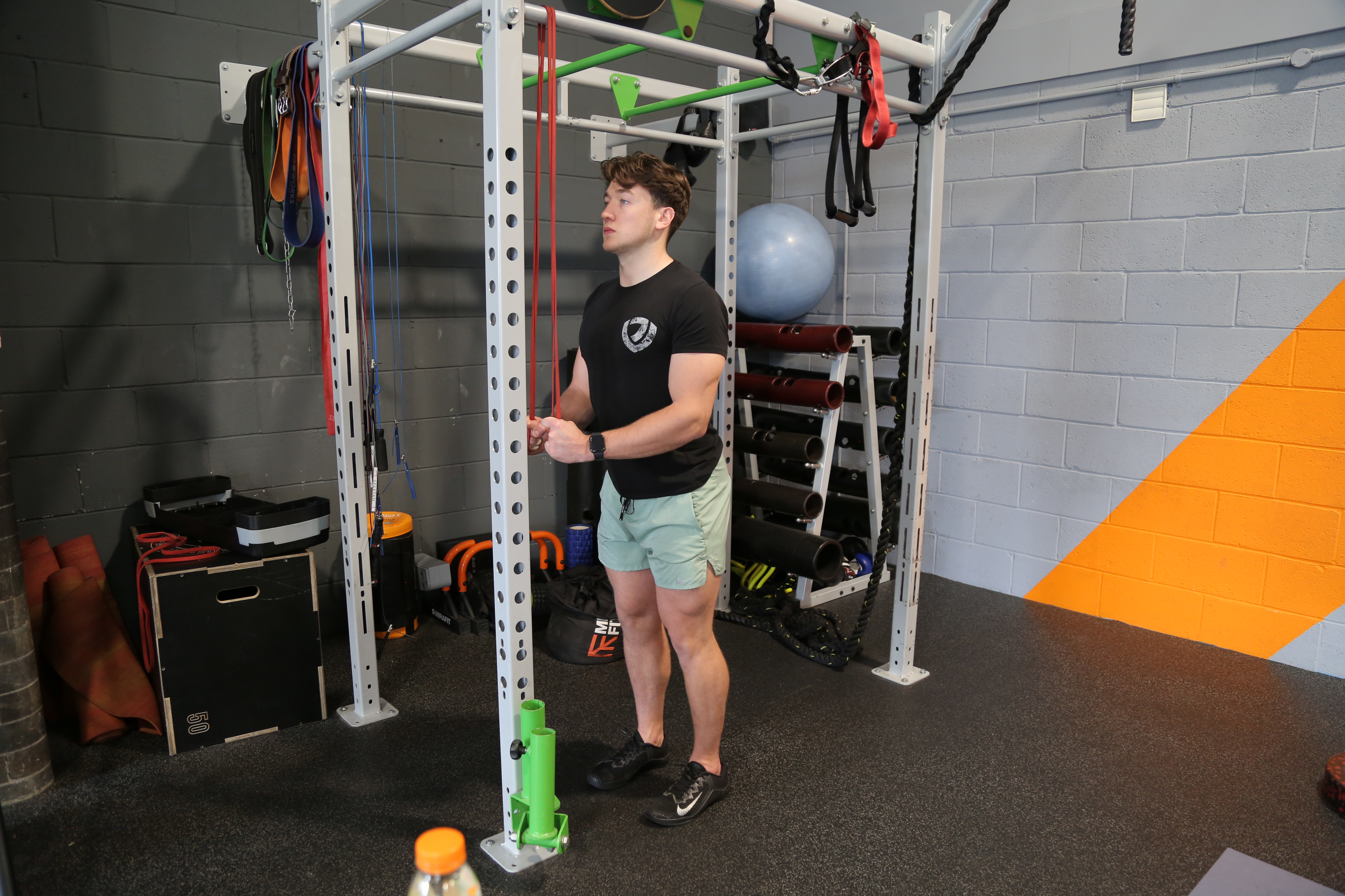 banded tricep pushdown